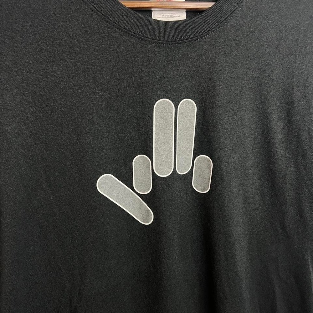 2000's Freaky Finger Inappropriate Tee - Picture 2 of 6
